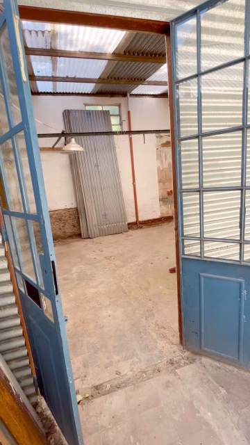 De taller de producción a Galería de Arte: ¡Se viene la transformación! 

Les mostramos un poco el estado del espacio hace muy poquito. Sacamos todo lo que había acumulado y el lugar quedó completamente limpio y vacío, listo para la nueva galería.

La idea es dividir el taller: un sector va a seguir siendo el corazón de la producción y el moldeado, y este nuevo espacio va a estar dedicado 100% a la exhibición de nuestras esculturas.

Estate atento a las próximas publicaciones, porque se vienen grandes avances y no te vas a querer perder cómo se transforma este lugar.

#artevillalba #escultura #saavedra #culturabuenosaires