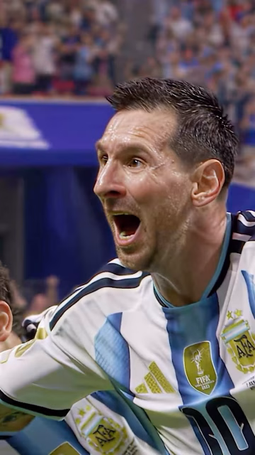 ¿En que me basé para hacer este proyecto en homenaje a Leo Messi?
Primero que nada, no me interesaba representarlo levantando una copa o festejando un gol, sino más bien mostrar el momento previo. Una de esas jugadas donde Messi con unos pocos movimientos, escribe la historia. 
Porque Messi es el mejor jugador de todos los tiempos, y este homenaje debía superar la visión triunfalista de la copa y la celebración, porque Messi representa más bien al camino hacia esa gloria, al juego en sí mismo.
Me pareció que un homenaje a Messi tenía que representar esa escena de fútbol que todos tenemos en la mente.
Y también, tenía que tener a los rivales que superó. Esa escena representa la garra, la audacia y la habilidad de Leo.
#artevillalba #argentina🇦🇷 #leomessi #escultura�