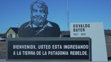 Homenaje a Osvaldo Bayer - Escultura - Villalba - artevillalva