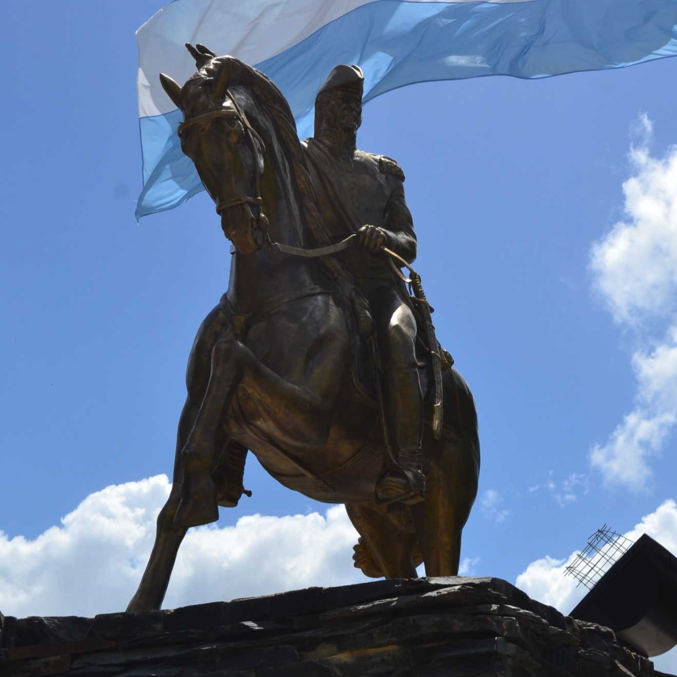 Monumento a San Martín ecuestre en Veronica