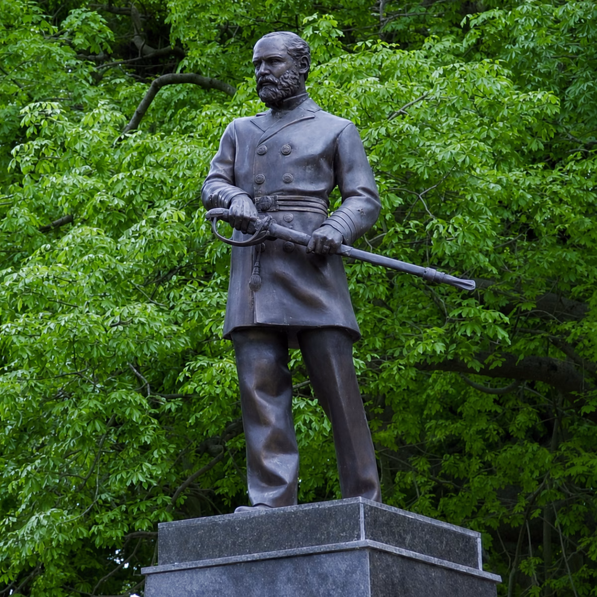Monumento homenaje a Arturo Prat