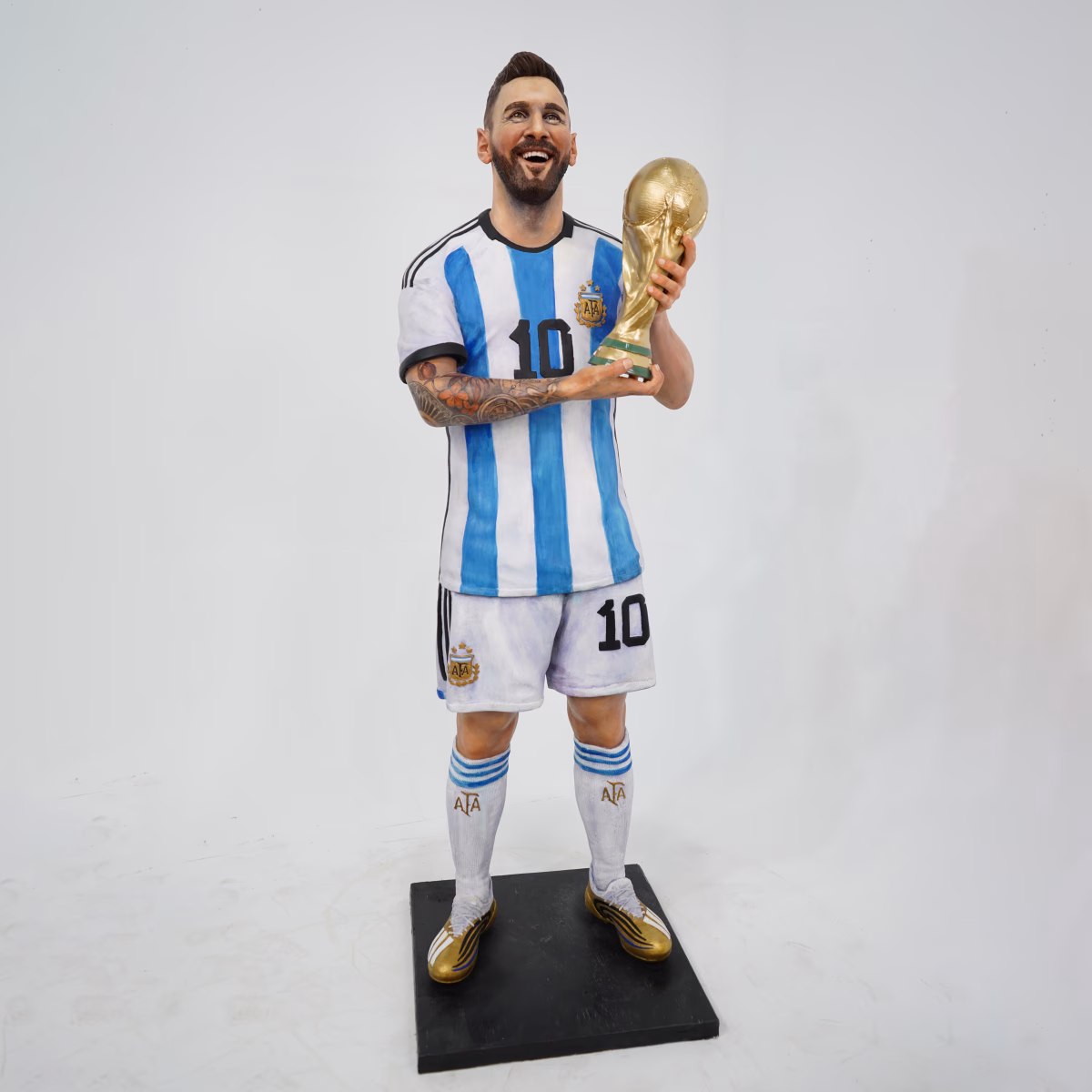Escultura de Lionel Messi para el museo de la sede de Conmebol.