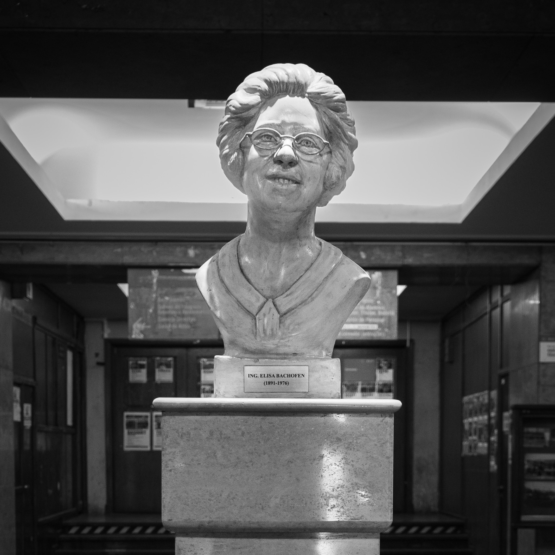 Busto Ing. Elisa Bachofen