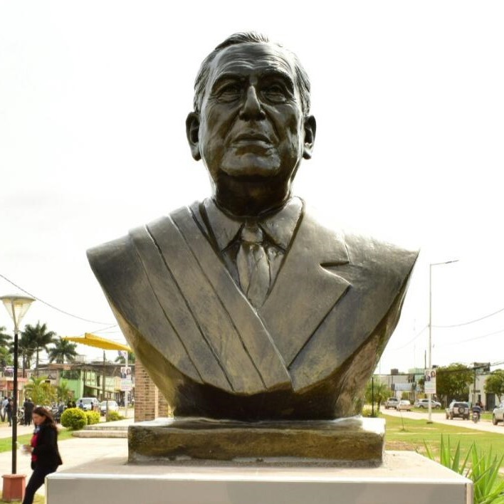 Busto del Gral J.D Perón